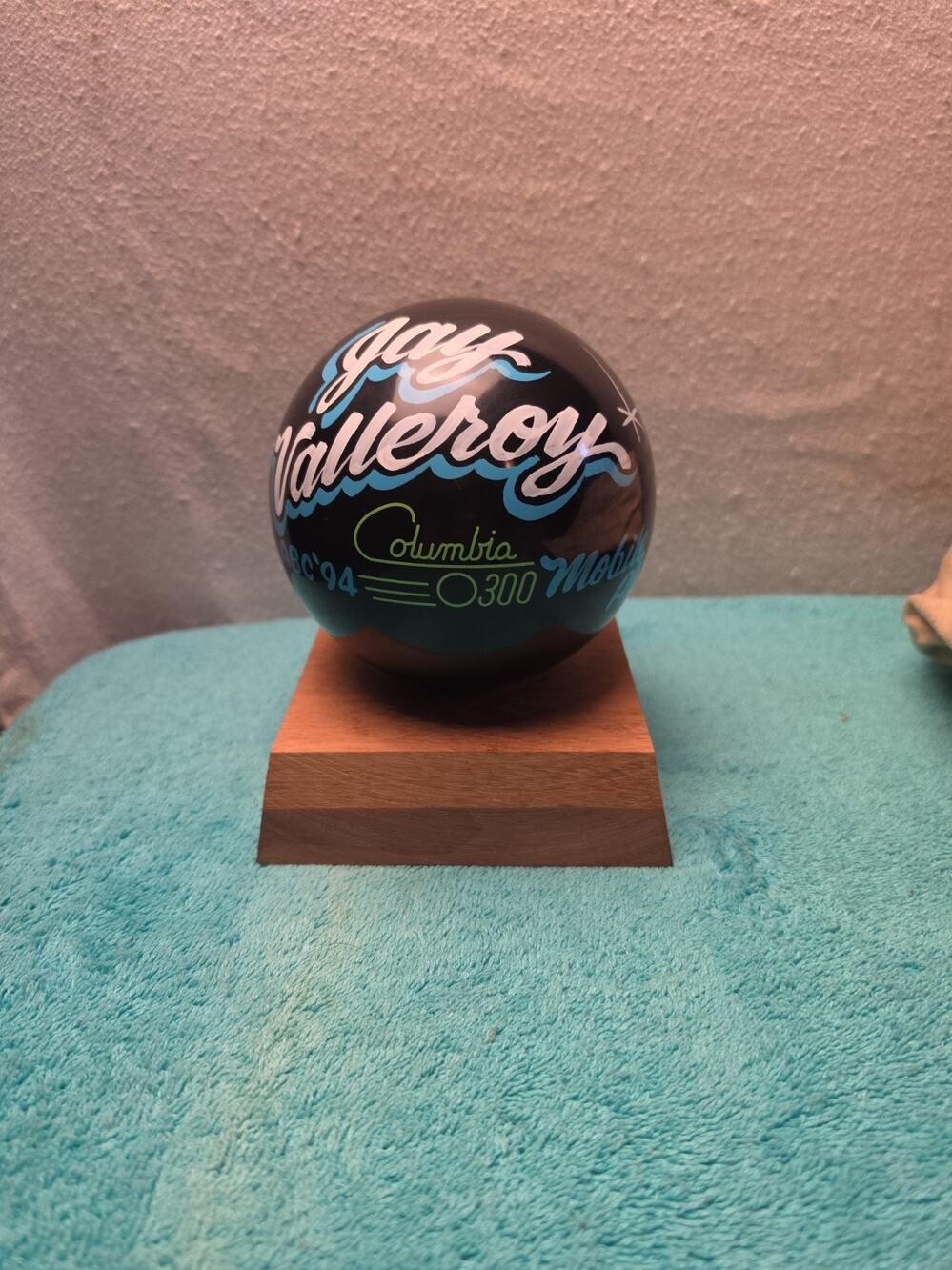 Vintage 1994 Budweiser ABC Bowling Tournament Commemorative Ball Columbia 300